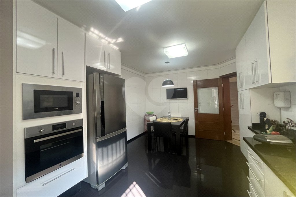 Casa à venda com 4 quartos, sendo 3 suítes, em Vila Guilherme, São Paulo, SP