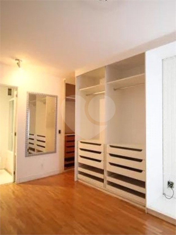 Apartamento à venda com 3 quartos, sendo 2 suítes,  em Paraíso do Morumbi, São Paulo, SP