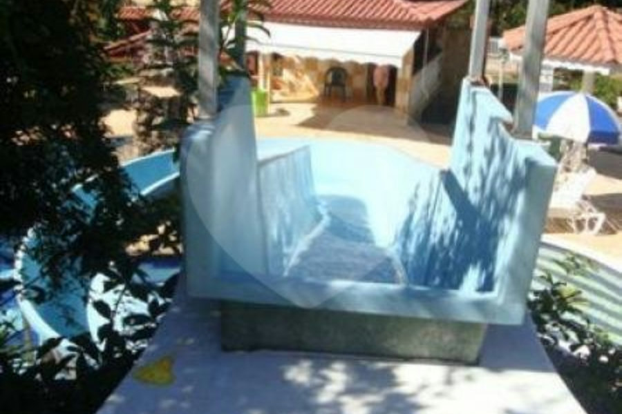 Sobrado à venda com 5 suítes em Juqueri Mirim, Mairiporã, SP