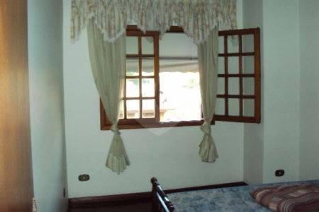 Sobrado à venda com 4 quartos, sendo 2 suítes, em Jardim Peri Peri, São Paulo, SP