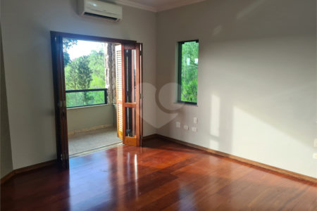 Casa à venda com 4 quartos, sendo 2 suítes, no condomínio Bosque de Grevilea, Vinhedo - SP