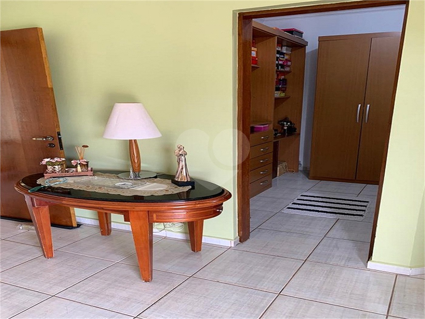Sobrado à venda com 4 quartos, sendo 3 suítes,  no Centro, Jarinu, SP