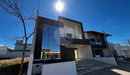Casa à venda com 5 quartos, sendo 4 suítes,  no condomínio Golden Ville, Itapetininga - SP