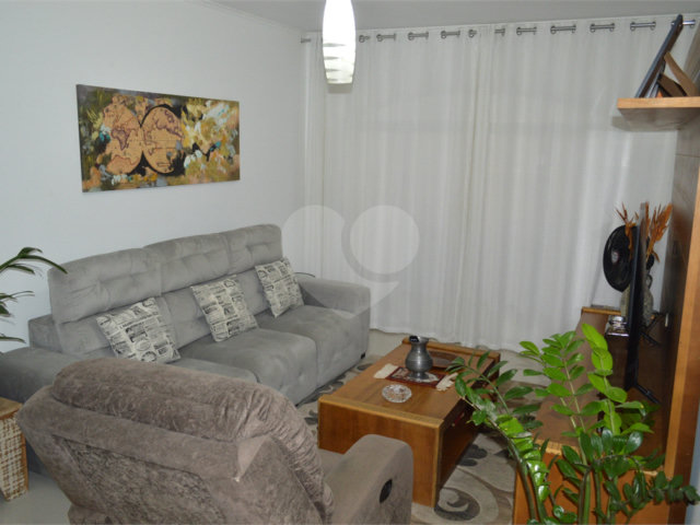 Casa à venda com 3 quartos, sendo 1 suíte,  em Jardim Prudência, São Paulo, SP