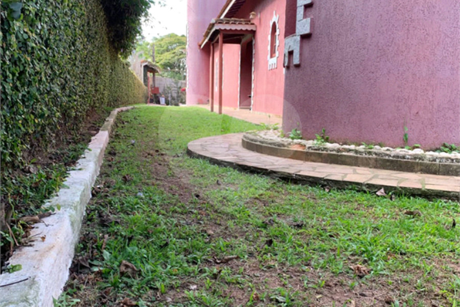 Casa à venda com 4 quartos, sendo 1 suíte, em Loteamento Rancho Maringá II, Atibaia, SP