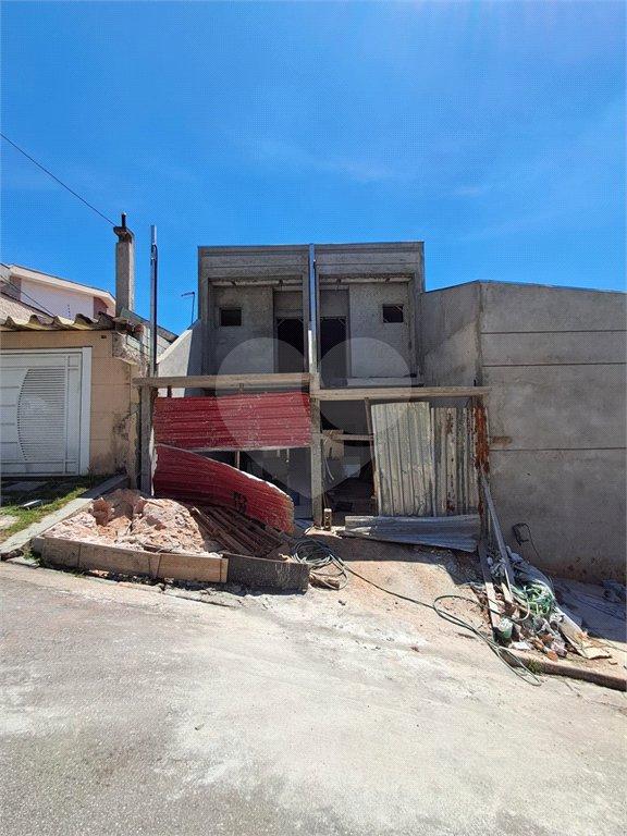 Sobrado à venda com 3 quartos, sendo 1 suíte,  em Vila Laís, São Paulo, SP