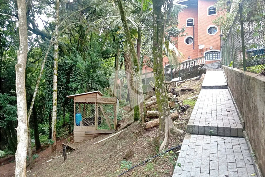 Casa à venda com 5 quartos, sendo 4 suítes, em Roseira, Mairiporã, SP