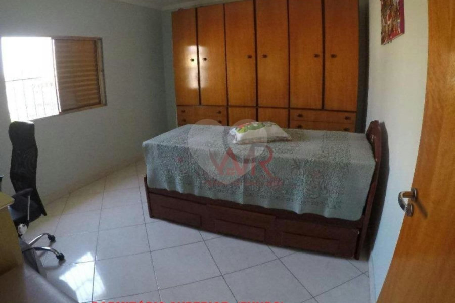 Sobrado à venda com 4 quartos em Artur Alvim, São Paulo, SP