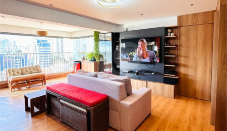Apartamento à venda com 3 quartos, sendo 1 suíte,  em Mirandópolis, São Paulo, SP