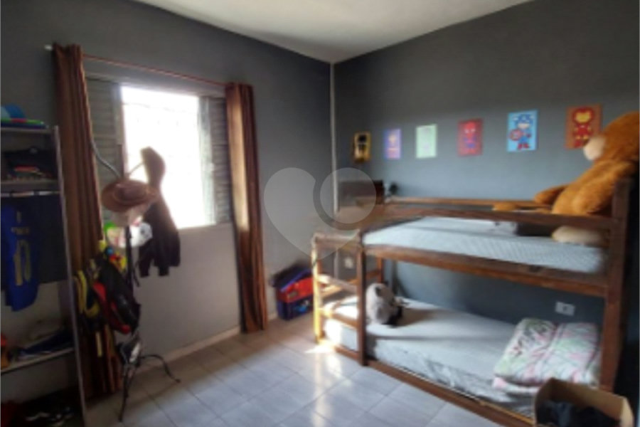 Sobrado à venda com 3 quartos em Vila Mangalot, São Paulo, SP