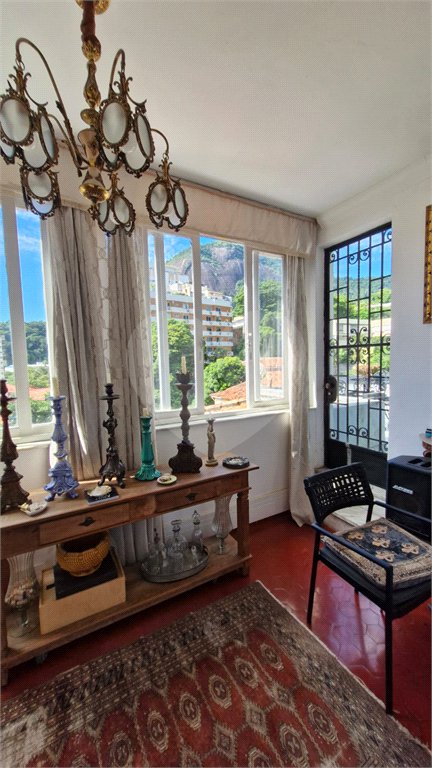 Casa à venda com 7 quartos, sendo 1 suíte, em Cosme Velho, Rio de Janeiro, RJ