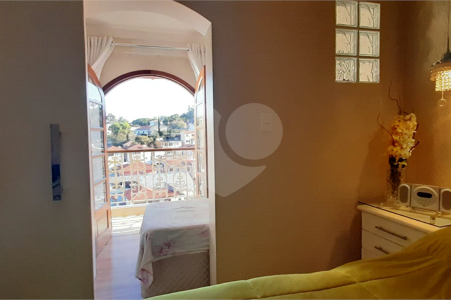 Sobrado à venda com 2 quartos em Horto, São Paulo, SP