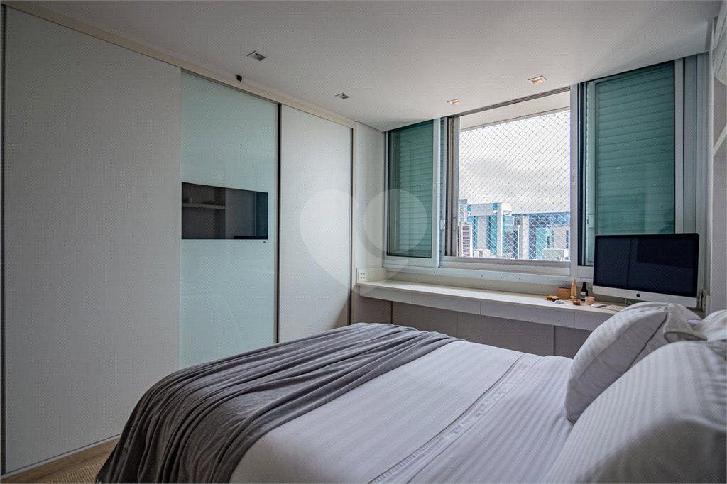 Apartamento à venda com 2 suítes em Jardim Europa, São Paulo, SP