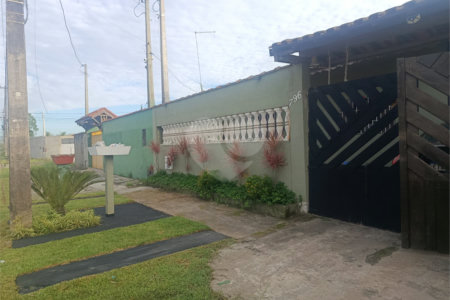 Casa à venda ou para alugar com 3 quartos, sendo 1 suíte, em Florida Mirim, Mongaguá, SP