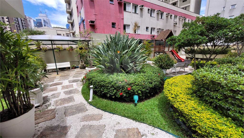 Apartamento à venda com 2 quartos, sendo 1 suíte,  em Vila Mariana, São Paulo, SP