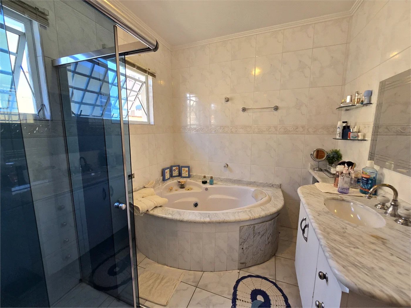Sobrado à venda com 4 quartos, sendo 1 suíte,  em Vila Jaguara, São Paulo, SP