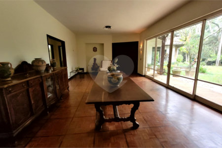 Casa à venda com 4 suítes no condomínio Chácara Flora, São Paulo - SP