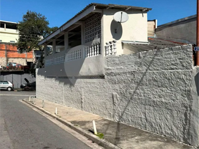 Sobrado à venda com 4 quartos em Vila Zat, São Paulo, SP