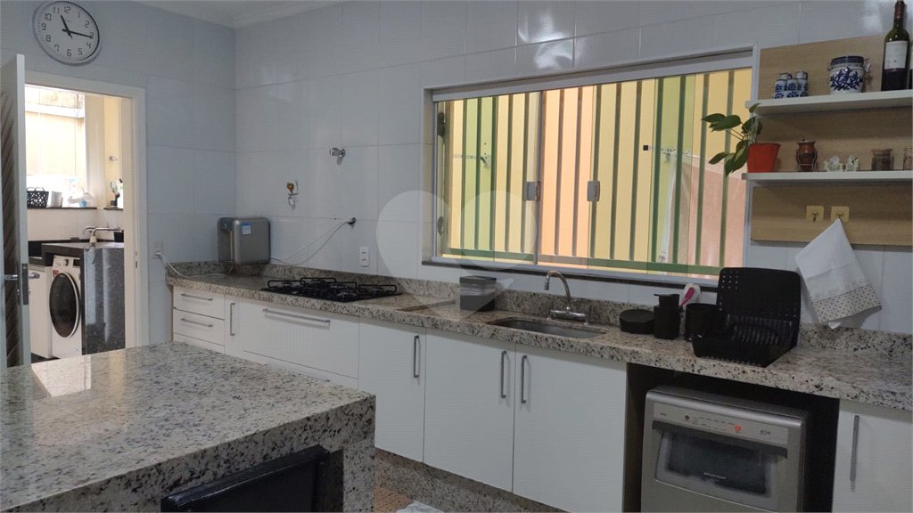 Sobrado à venda com 3 quartos, sendo 1 suíte, em Chora Menino, São Paulo, SP
