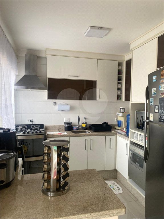 Casa à venda com 3 quartos, sendo 1 suíte,  no condomínio Vida Verde 1, Suzano - SP