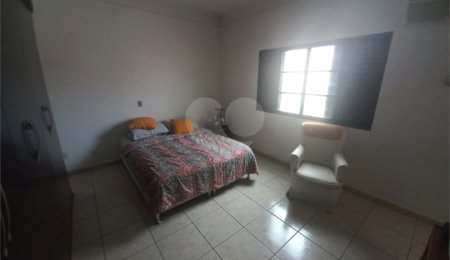 Casa Térrea à venda com 3 quartos, sendo 1 suíte,  em Parque dos Timburis, São Carlos, SP