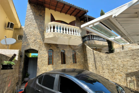 Sobrado à venda com 3 quartos, sendo 1 suíte, em Vila dos Remédios, São Paulo, SP