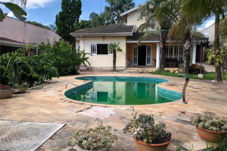 Casa à venda com 4 quartos, sendo 2 suítes, no condomínio Zuleika Jabour, Salto - SP