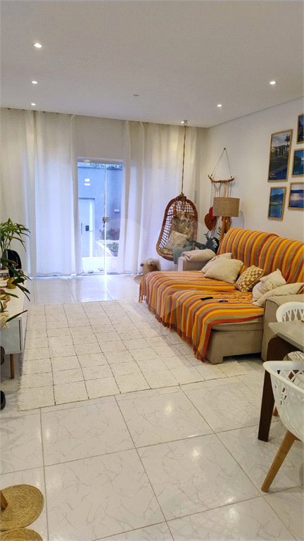 Casa à venda com 3 quartos, sendo 2 suítes, no condomínio Planície do Araguaia, Rio de Janeiro - RJ