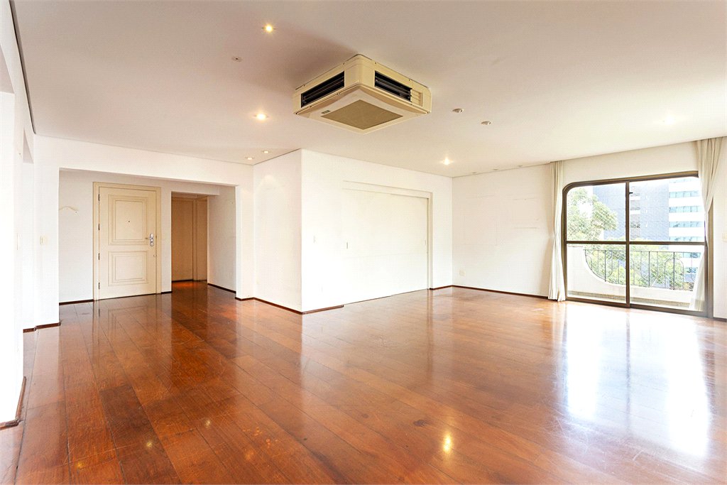 Apartamento à venda com 4 suítes em Campo Belo, São Paulo, SP
