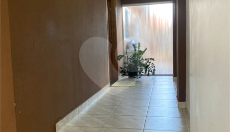 Casa à venda com 4 quartos, sendo 2 suítes,  em Vila Carolina, Itapetininga, SP
