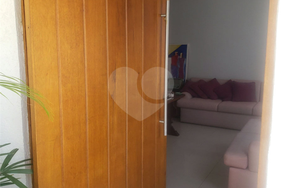 Sobrado à venda com 3 quartos, sendo 1 suíte, em Tremembé, São Paulo, SP