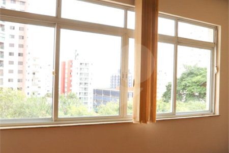 Casa à venda com 3 quartos no condomínio Paderewsky, São Paulo - SP