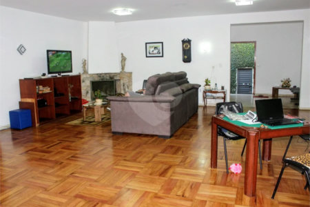 Casa à venda ou para alugar com 4 quartos, sendo 2 suítes, em Alto da Boa Vista, São Paulo, SP