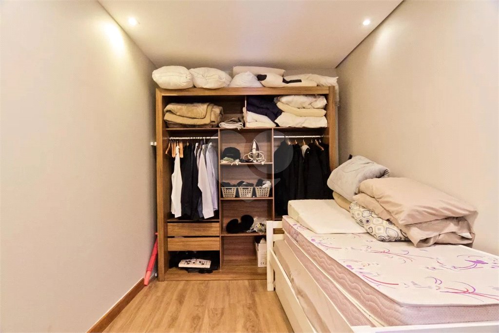 Sobrado à venda com 2 quartos, sendo 1 suíte, em Vila dos Remédios, São Paulo, SP