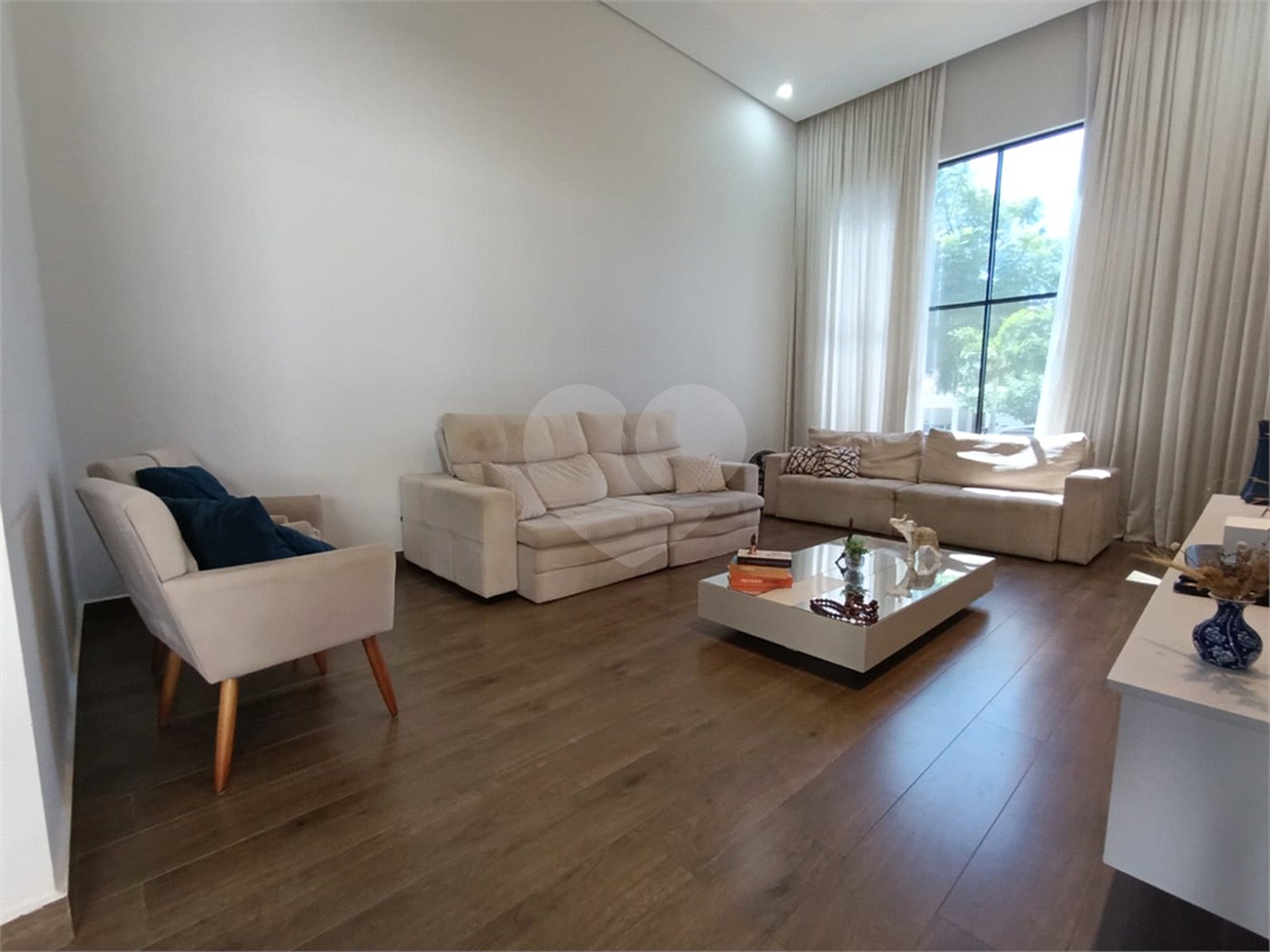 Casa à venda com 4 quartos, sendo 2 suítes, no condomínio Jardim Reserva Bom Viver de Indaiatuba, Indaiatuba - SP