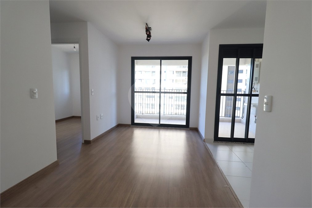 Apartamento à venda com 3 quartos, sendo 1 suíte, em Vila Anastácio, São Paulo, SP