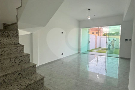 Casa à venda com 4 quartos, sendo 1 suíte, em Inhoaíba, Rio de Janeiro, RJ