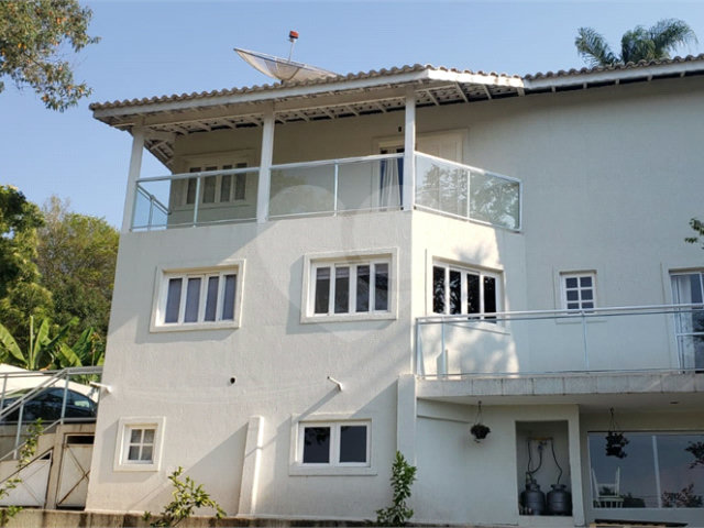 Casa à venda com 4 suítes em Pirucaia, Mairiporã, SP