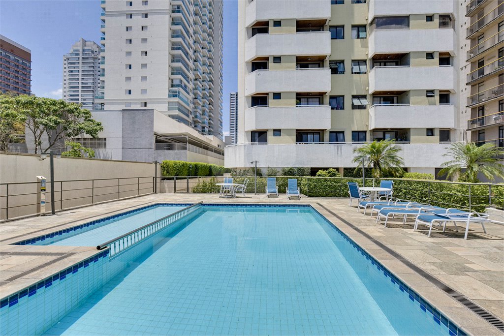 Apartamento à venda com 3 quartos, sendo 2 suítes, em Santo Amaro, São Paulo, SP