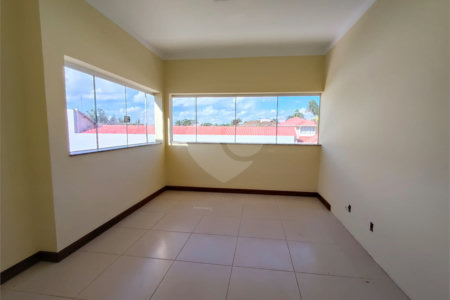 Casa à venda com 5 quartos, sendo 1 suíte,  em Jardim Colombo, Itapetininga, SP
