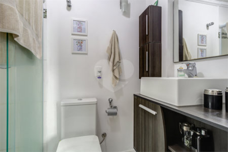 Apartamento à venda com 3 quartos, sendo 1 suíte, em Jardim Marajoara, São Paulo, SP