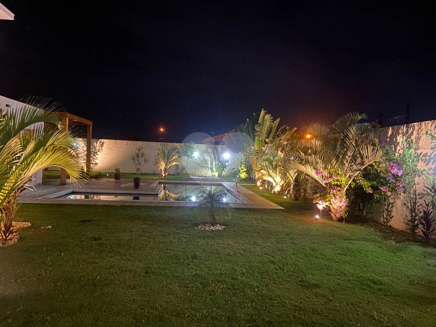 Casa à venda com 5 suítes no condomínio Residencial Fazenda Alta Vista, Salto de Pirapora - SP