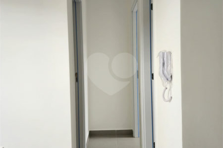 Casa à venda com 2 quartos, sendo 1 suíte, no condomínio Residencial Sanches, São Paulo - SP