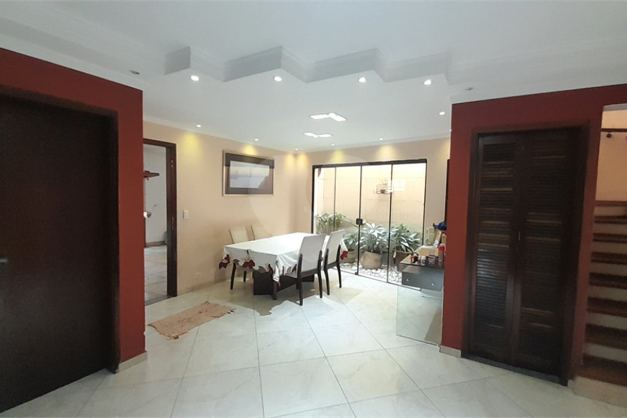 Sobrado à venda com 3 quartos, sendo 1 suíte, em Jardim Virginia Bianca, São Paulo, SP