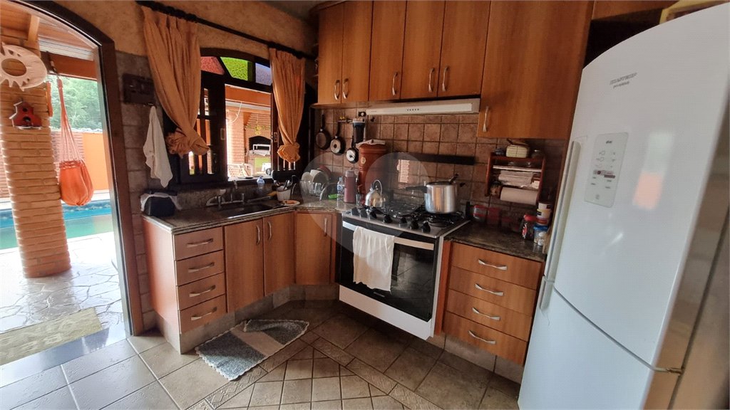 Casa à venda com 4 quartos, sendo 2 suítes, no condomínio Aruã Eco Park, Mogi das Cruzes - SP
