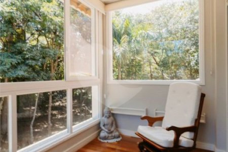 Casa à venda com 5 quartos, sendo 4 suítes, no condomínio Figueira Garden, Atibaia - SP