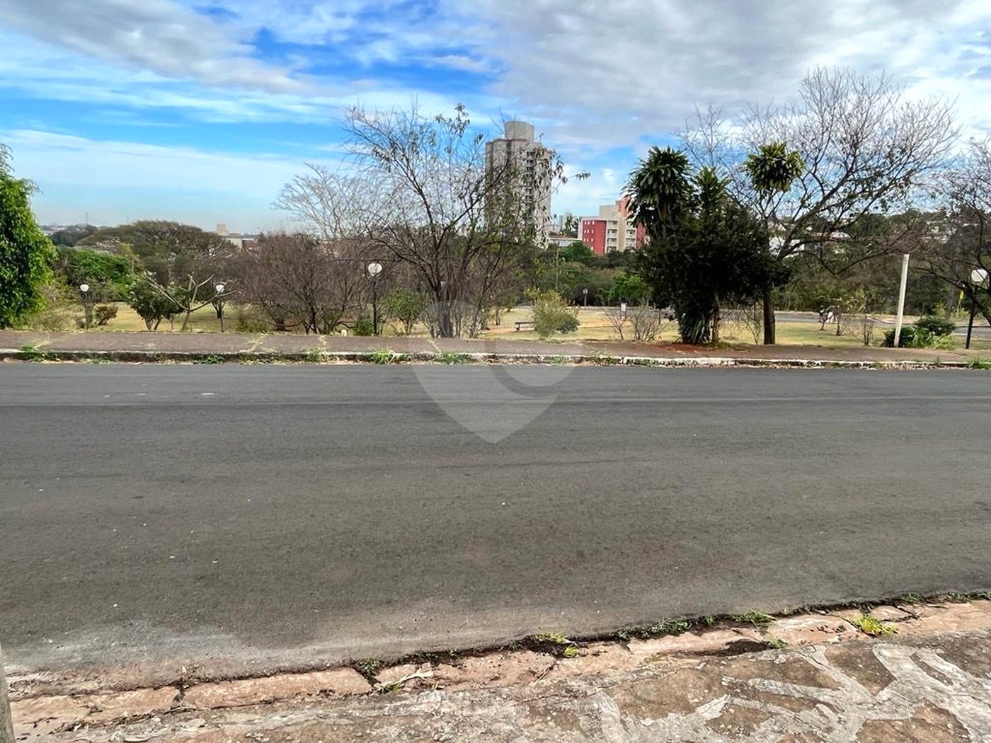 Oportunidade Única no Jardim Cardinalli – Terreno em Localização Privilegiada.