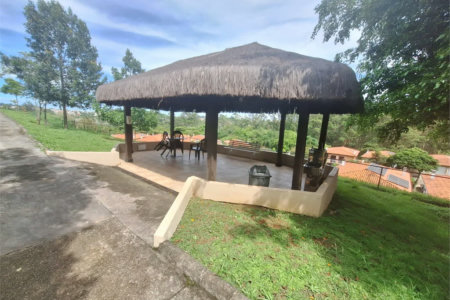 Casa à venda com 5 quartos, sendo 3 suítes, no condomínio Vila Panamericana, São Paulo - SP