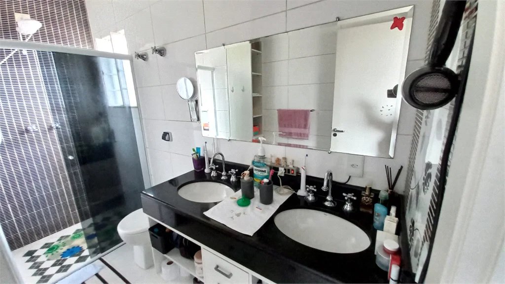 Sobrado à venda com 3 quartos, sendo 1 suíte, em Vila Gomes, São Paulo, SP