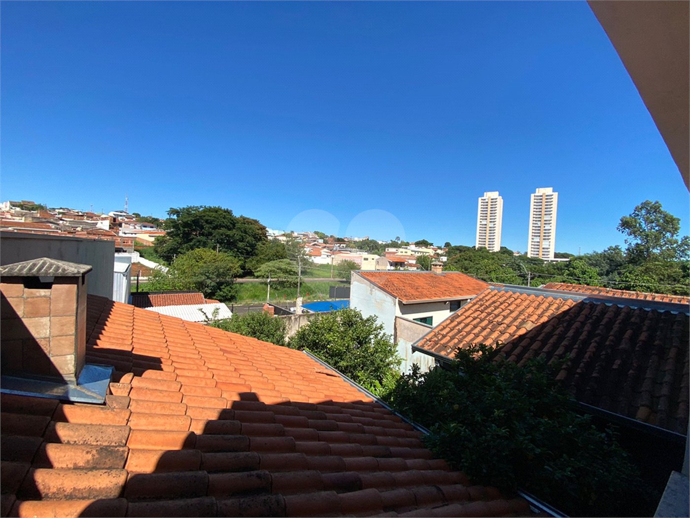 Sobrado para venda, com 3 dormitórios, sendo 1 suíte.